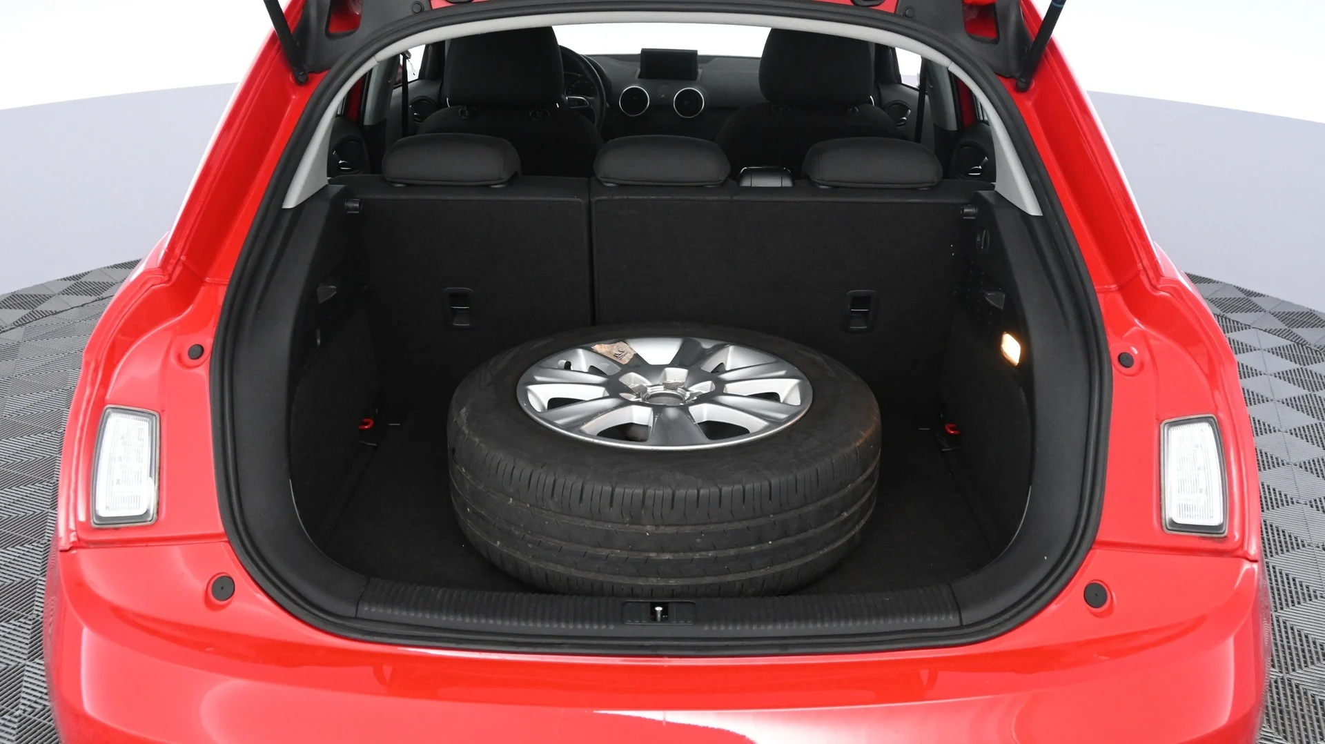 Car Image - 3qUsZYjxriWpTysiZnFt75