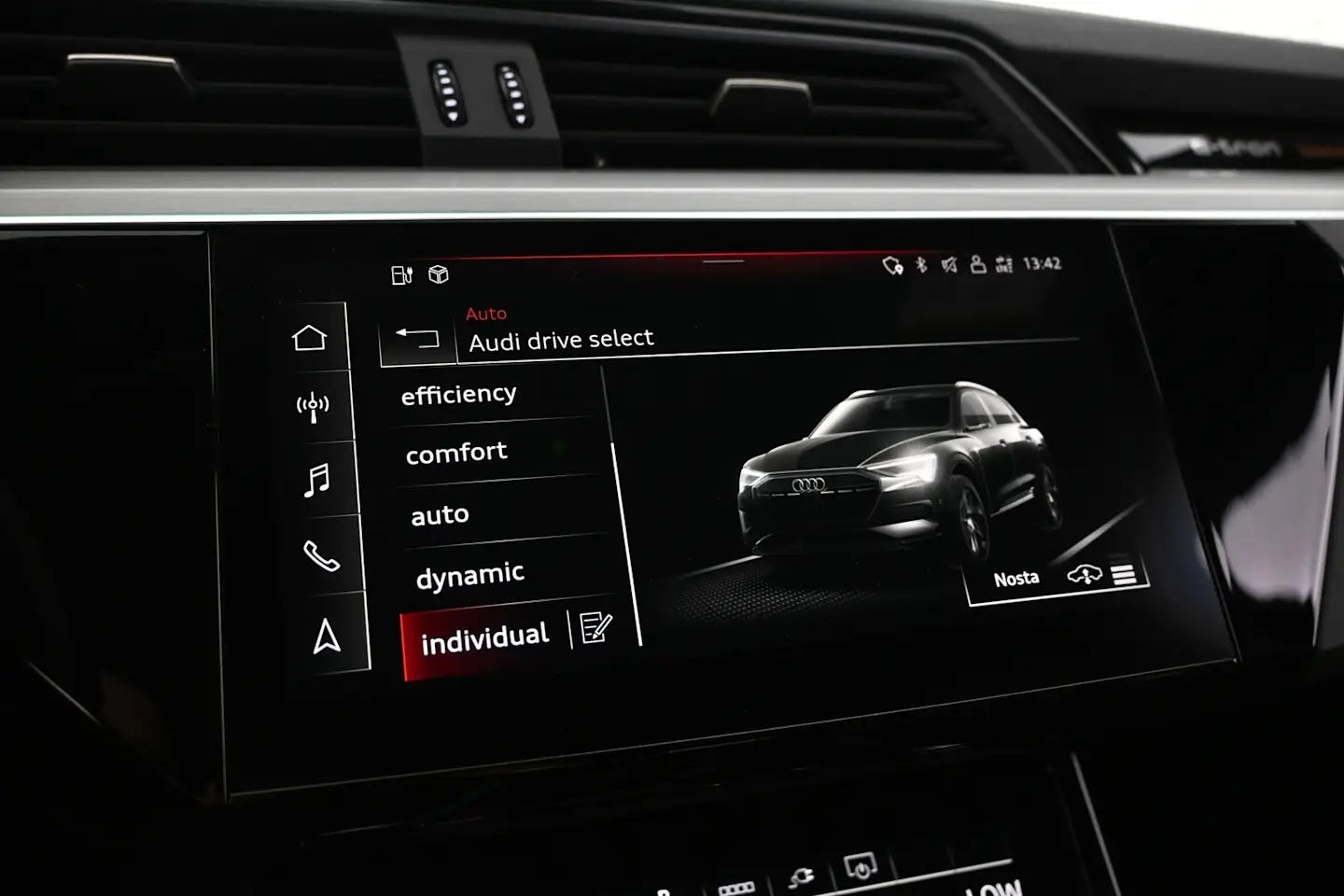 Car Image - 6LvkYvJfHlTz20ZEr3k0ji