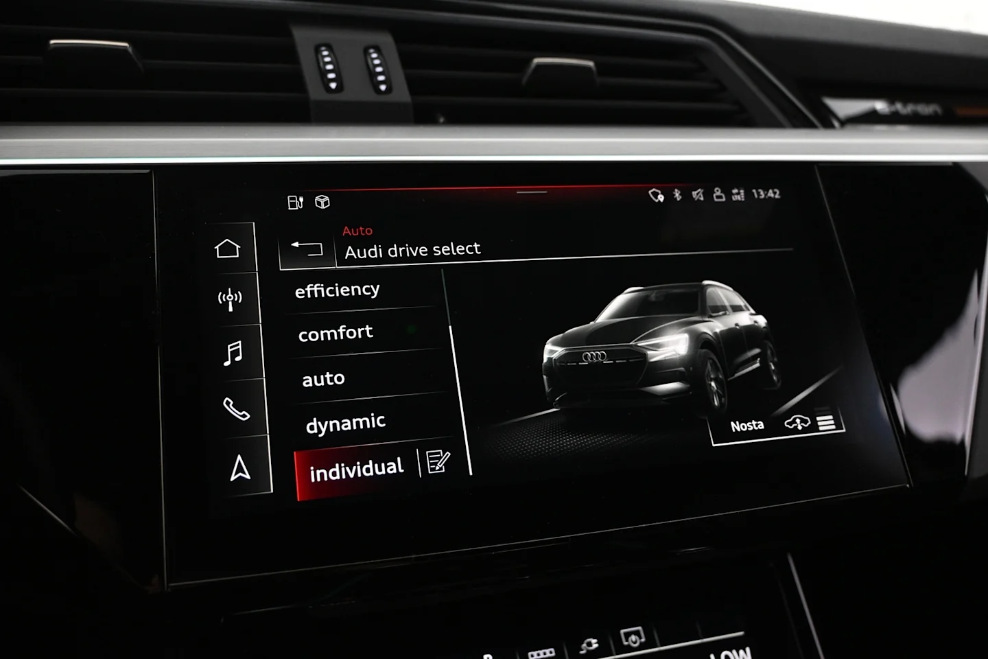 Car Image - 6LvkYvJfHlTz20ZEr3k0ji