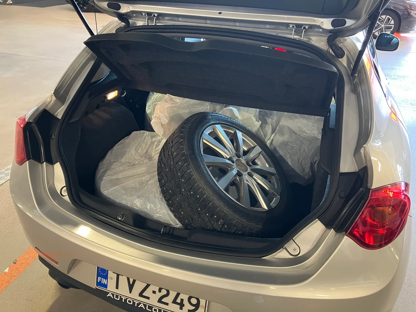 Car Image - 5heMXQYREyGcMsaHVaZ5t