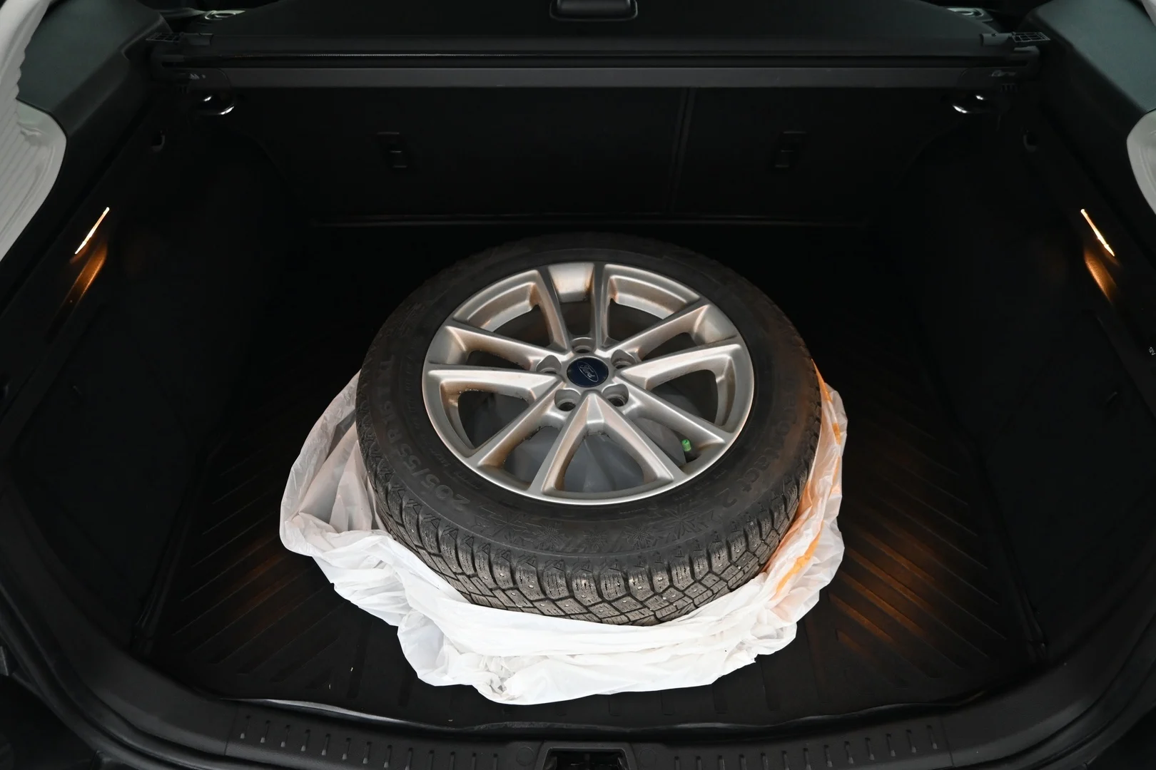 Car Image - 014q648F3KIzCJfE1QmoCh