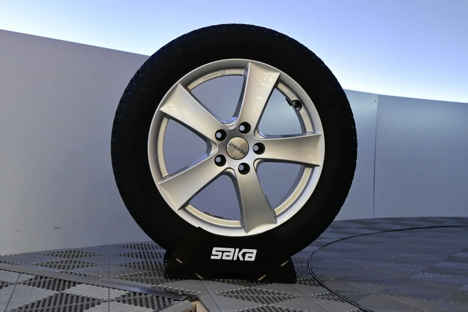 Car Image - DhbYO7KVQaSsu7jO31cXj