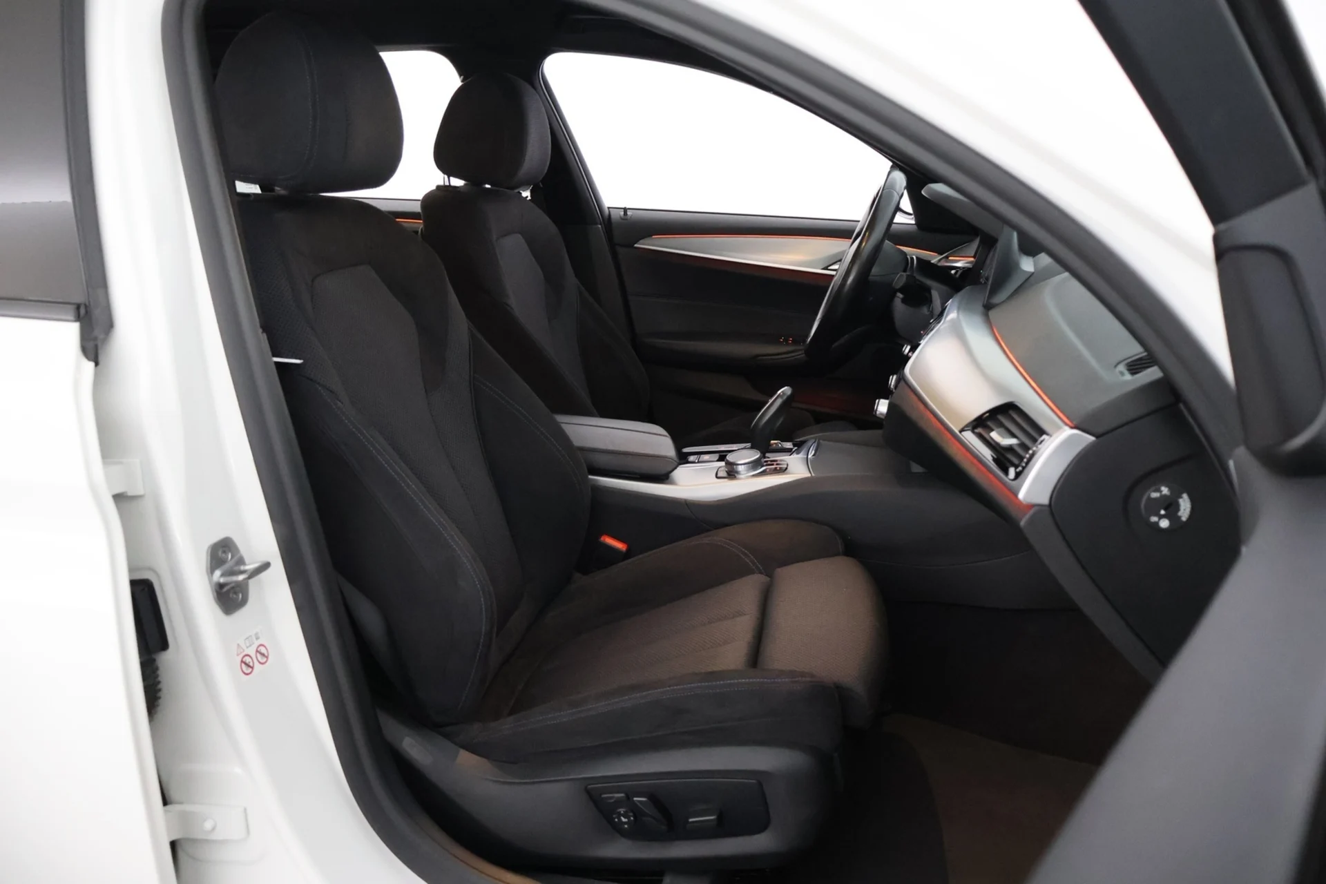 Car Image - 2SnU71N6OOf51jb8rGL6S9