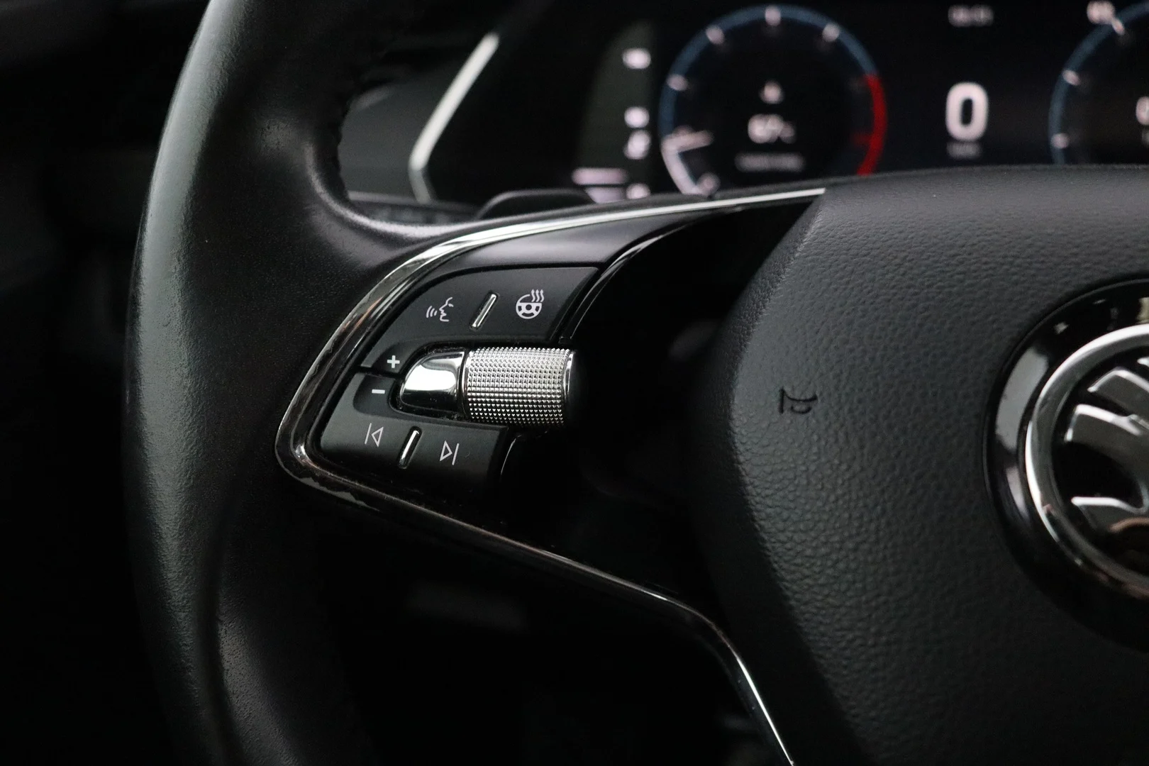 Car Image - T9iZQutWUFS6IeeWvDhQU