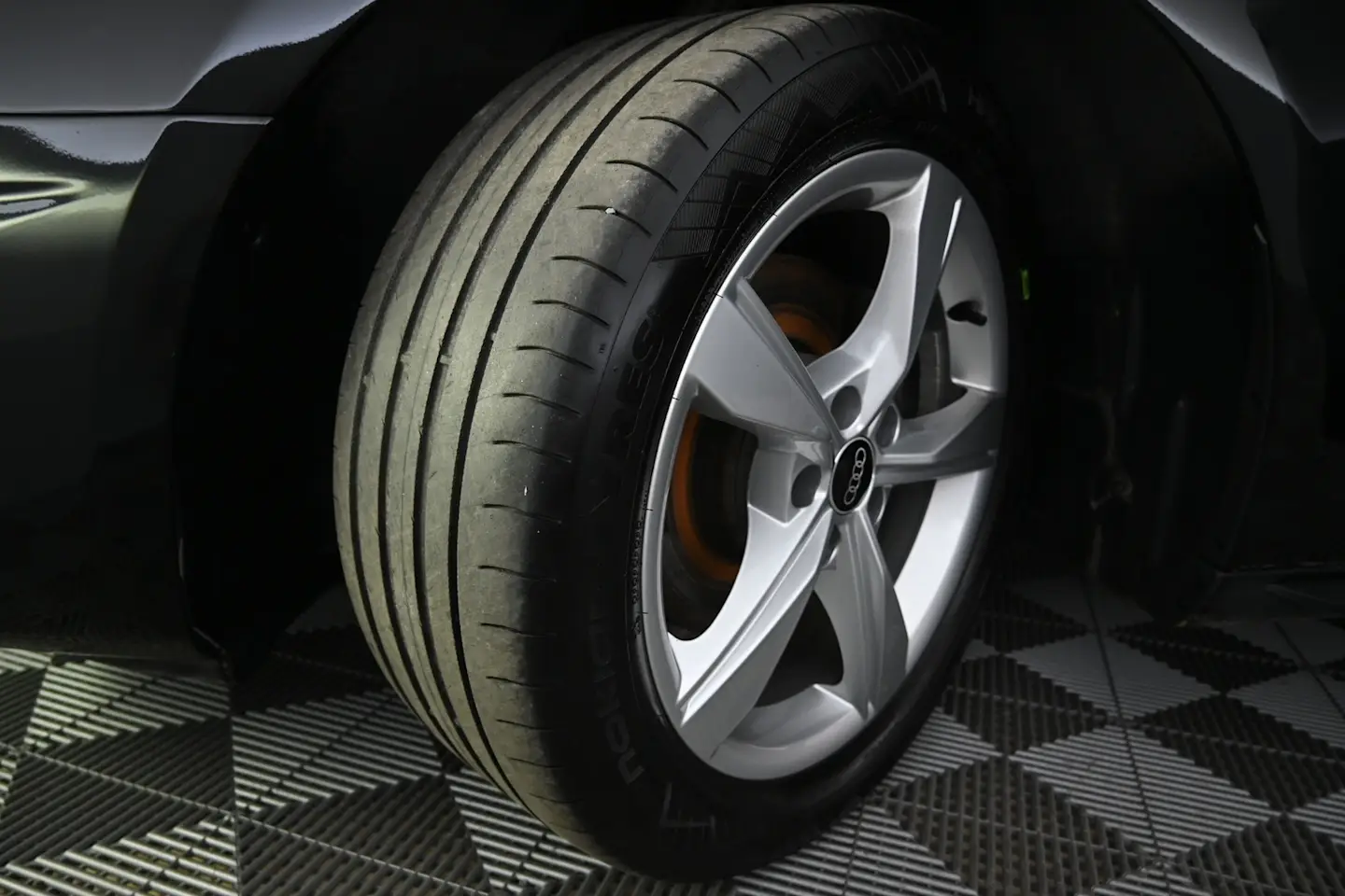Car Image - 5pocurbbGsm6bKBR0kmsOE