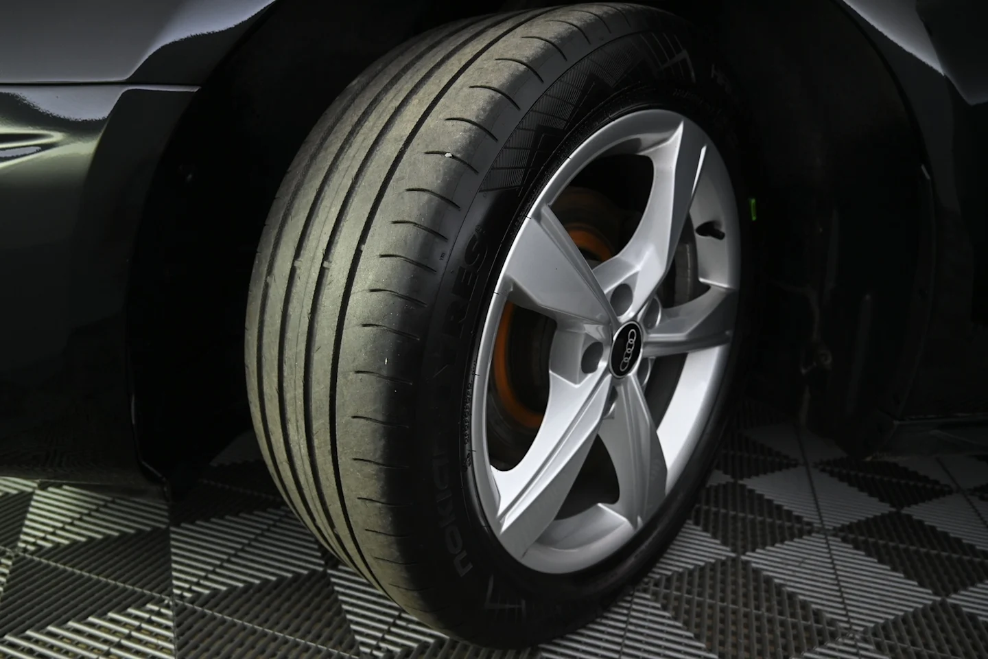 Car Image - 5pocurbbGsm6bKBR0kmsOE