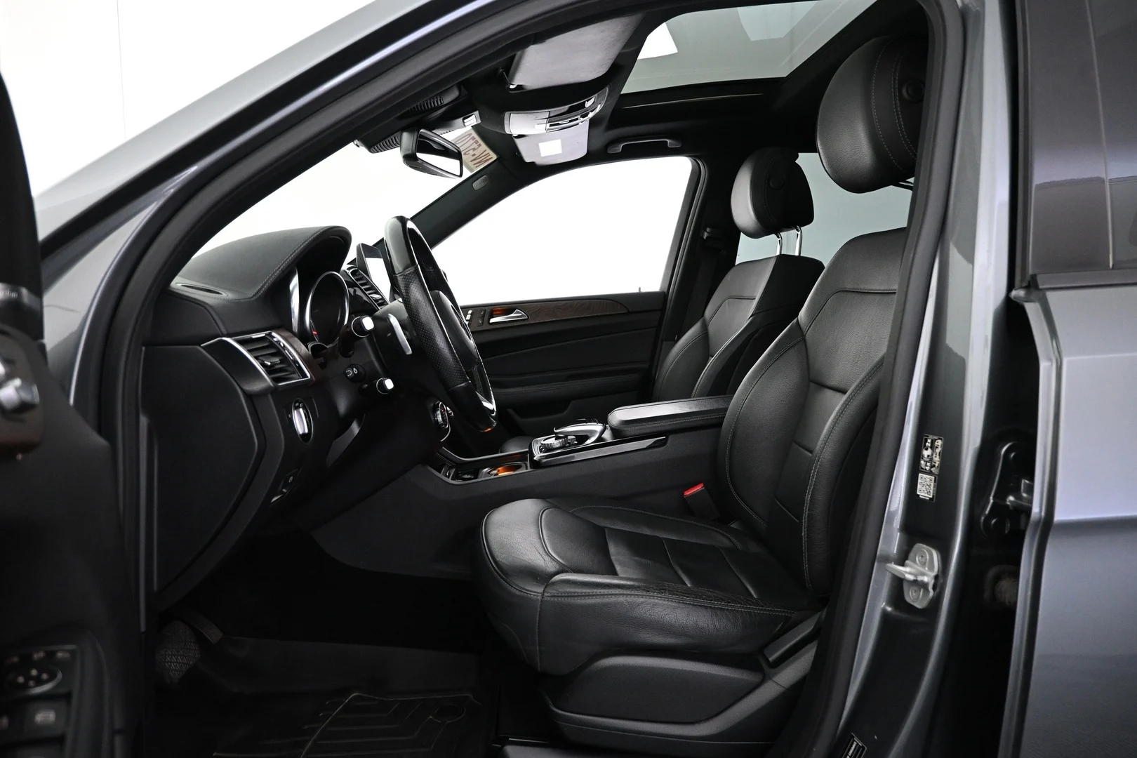 Car Image - 4aiFFdU75BqWgshtyqki8E