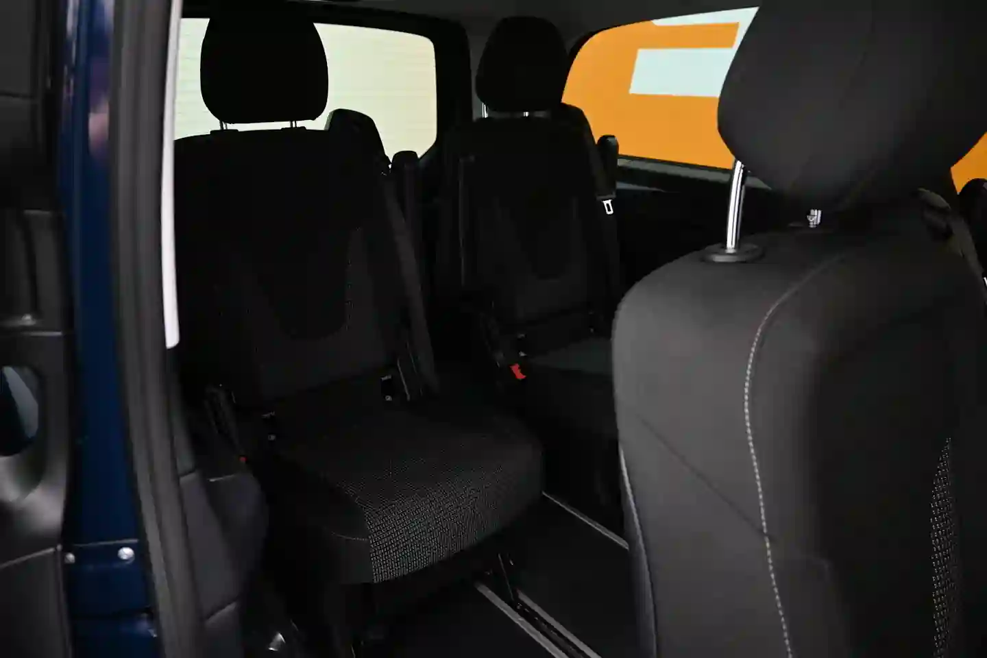 Car Image - 4AJ2YsnEz0D4Itj73zLLaO