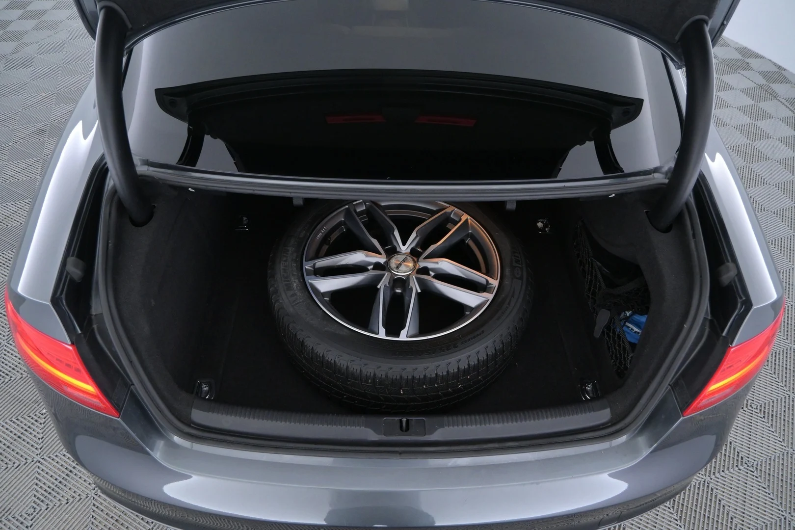 Car Image - 43E8m6HfN8EUH9KFCEGpkV