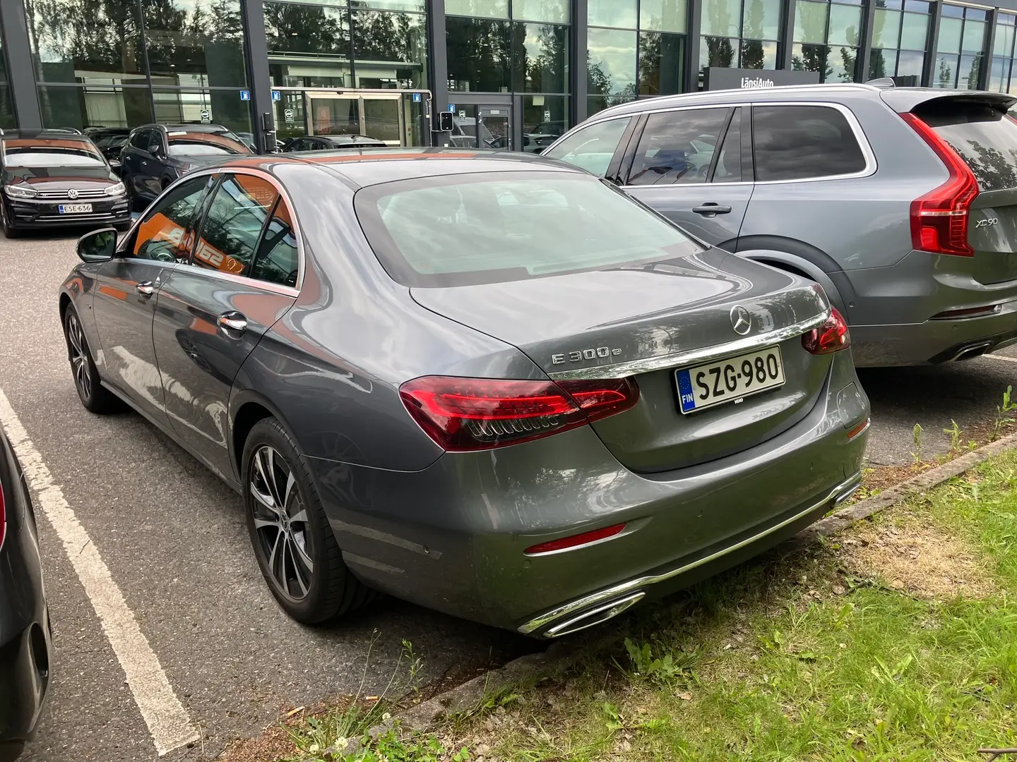 Car Image - 3lnCWe58XfJFeiGs7XGkWL