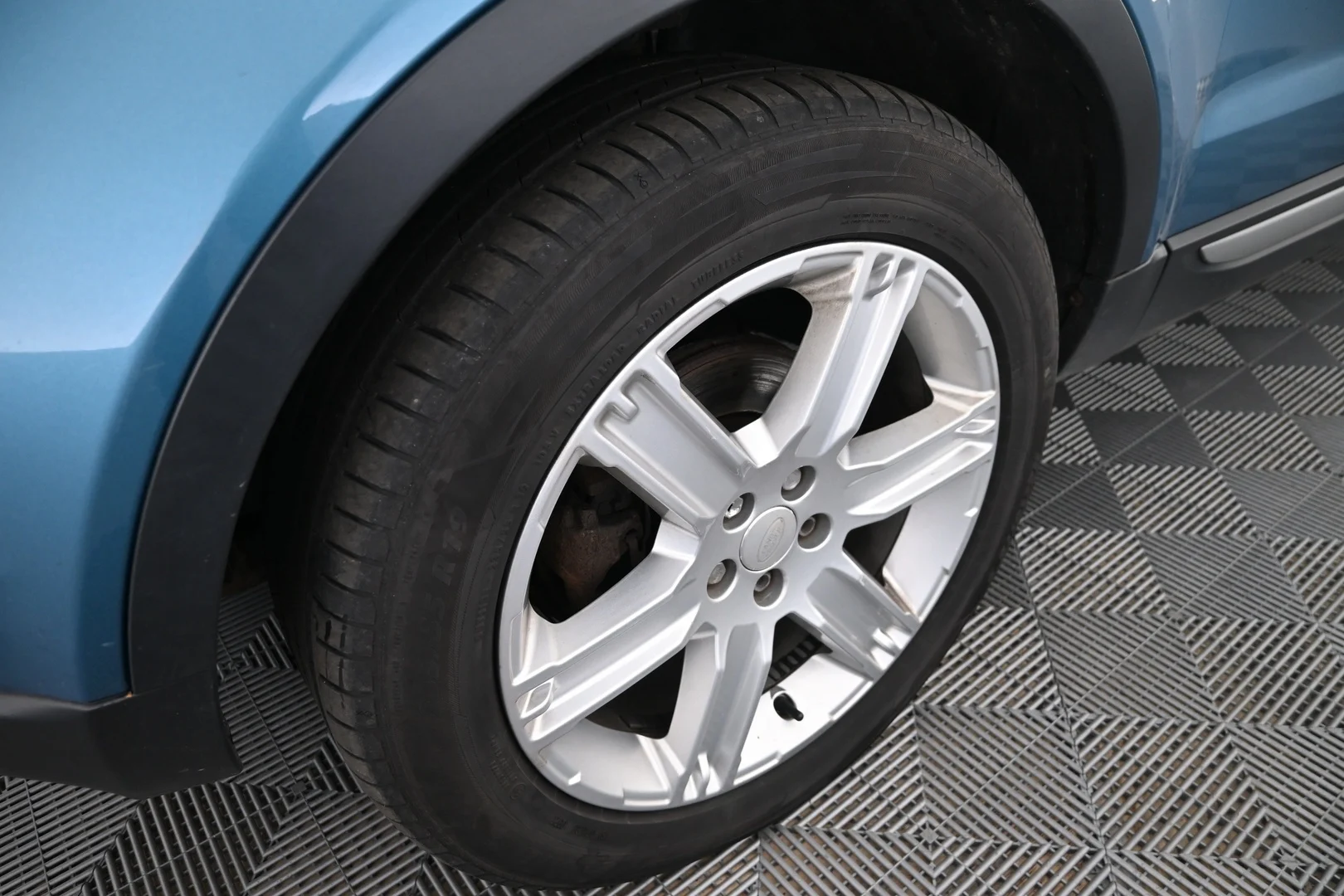 Car Image - 6PhlFctWAXY3BwNFFhr8aR