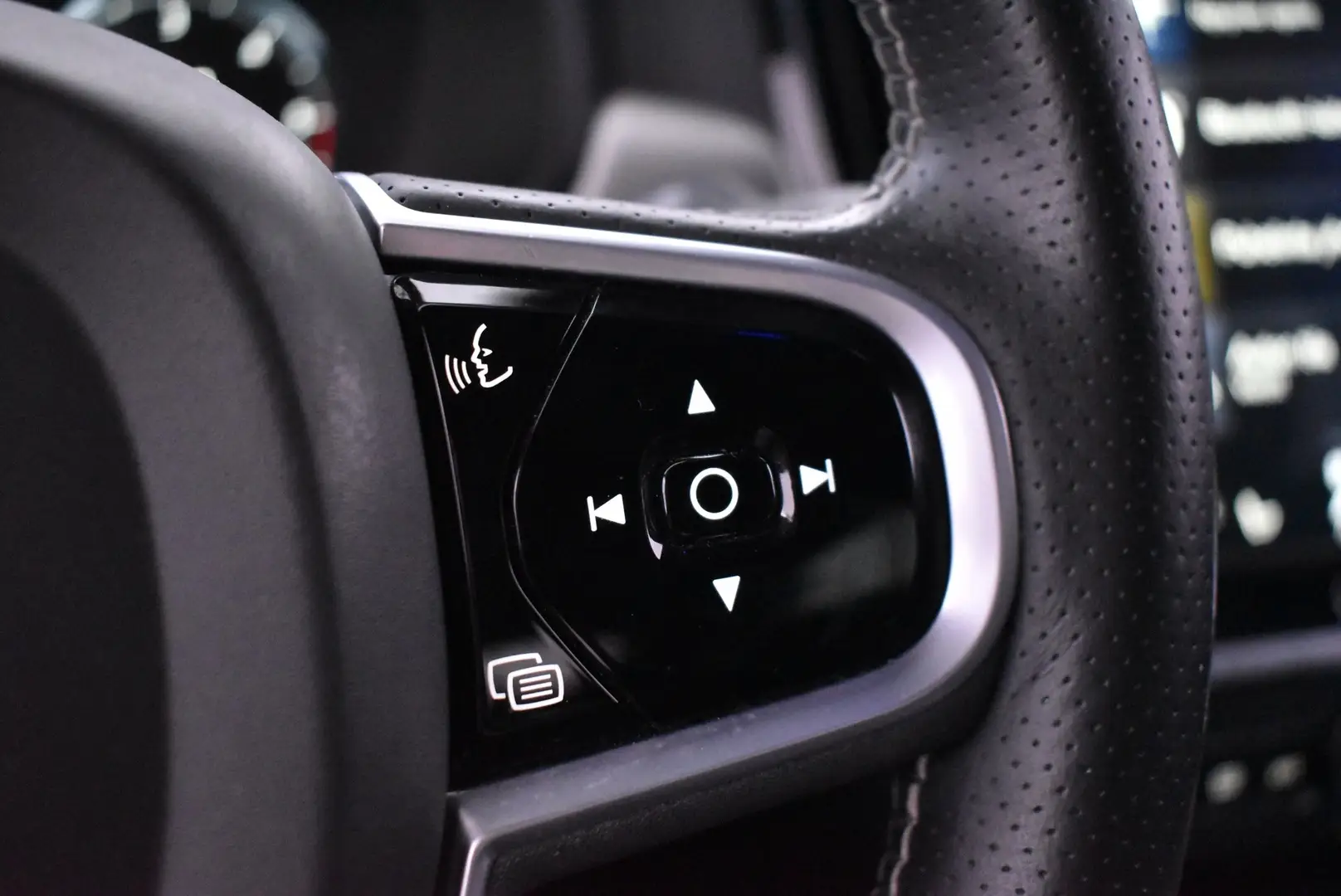 Car Image - 1e9fGs4AKUMRy7C7q8y4tz