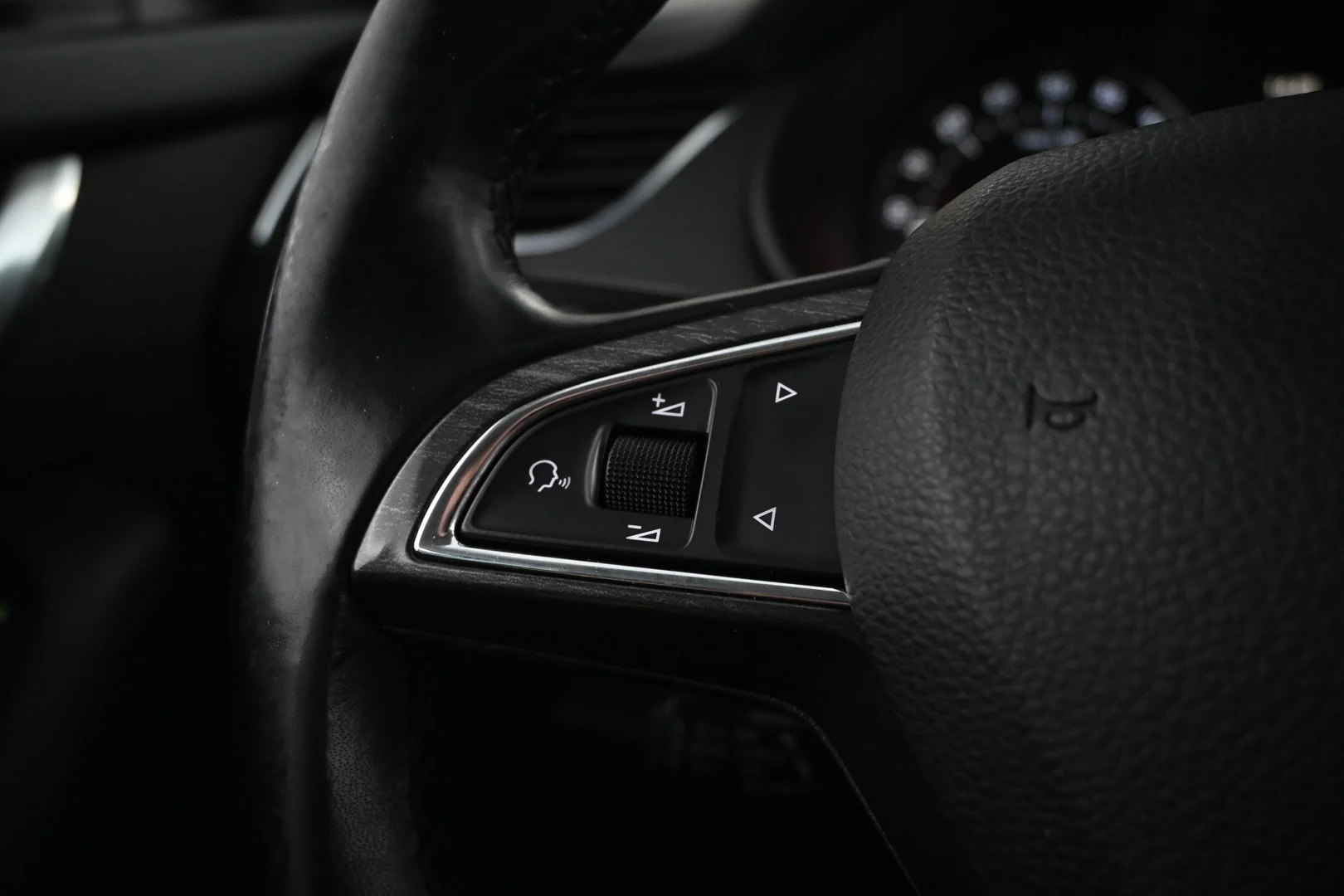 Car Image - 2ENxO85pcpdVr3J3Xudyyy