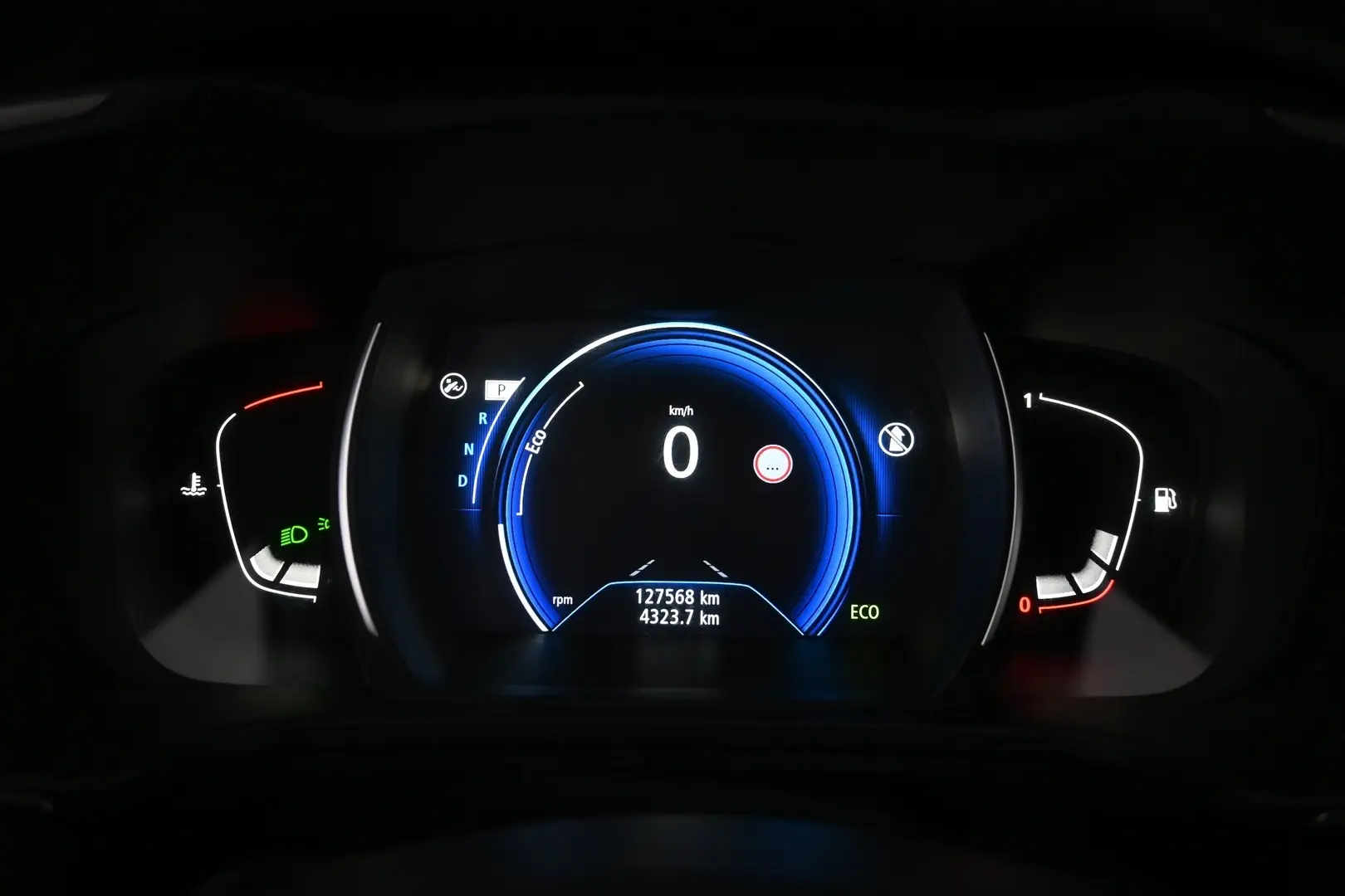 Car Image - 46jN0kBdXzrwwAGIuE90i0