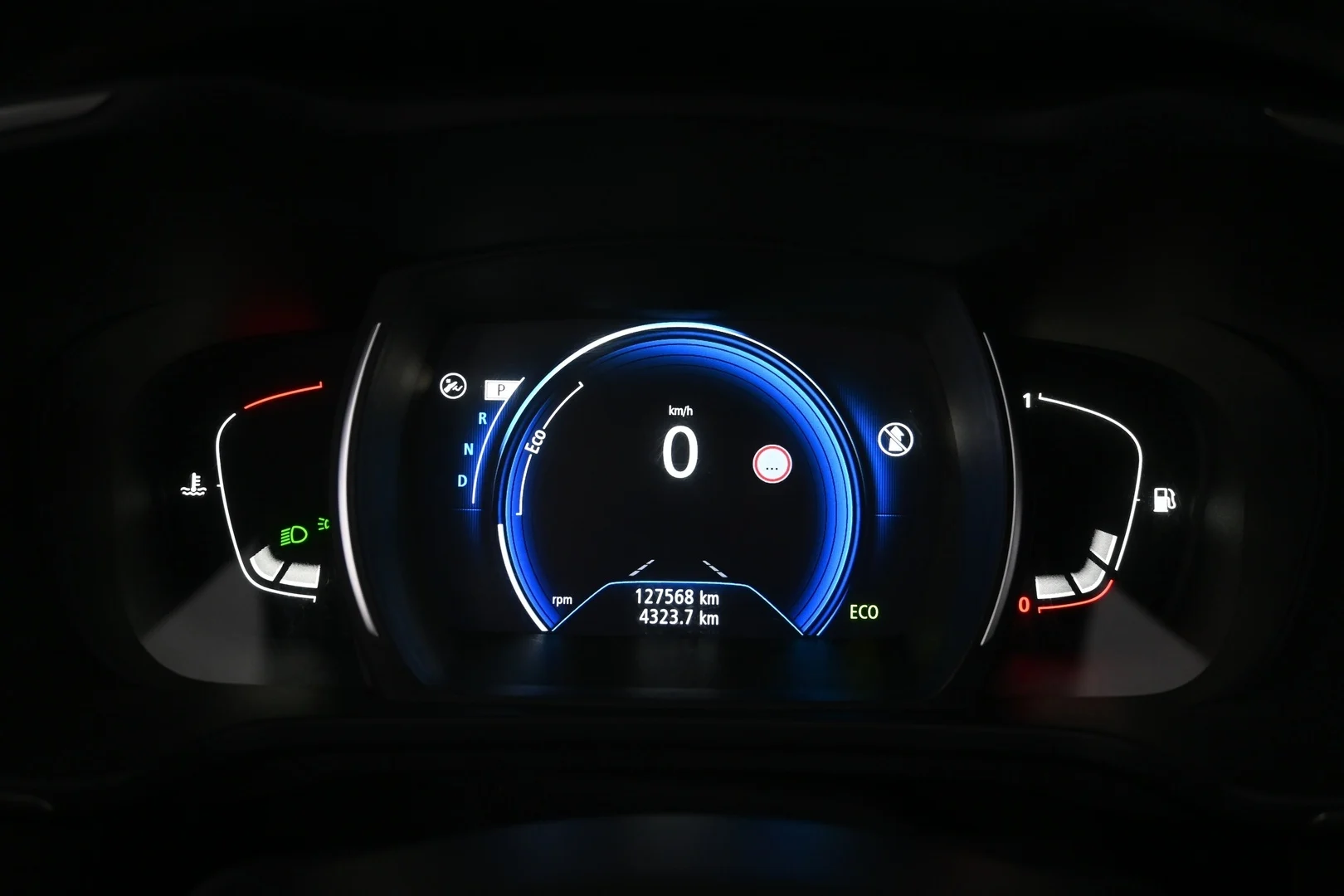 Car Image - 46jN0kBdXzrwwAGIuE90i0