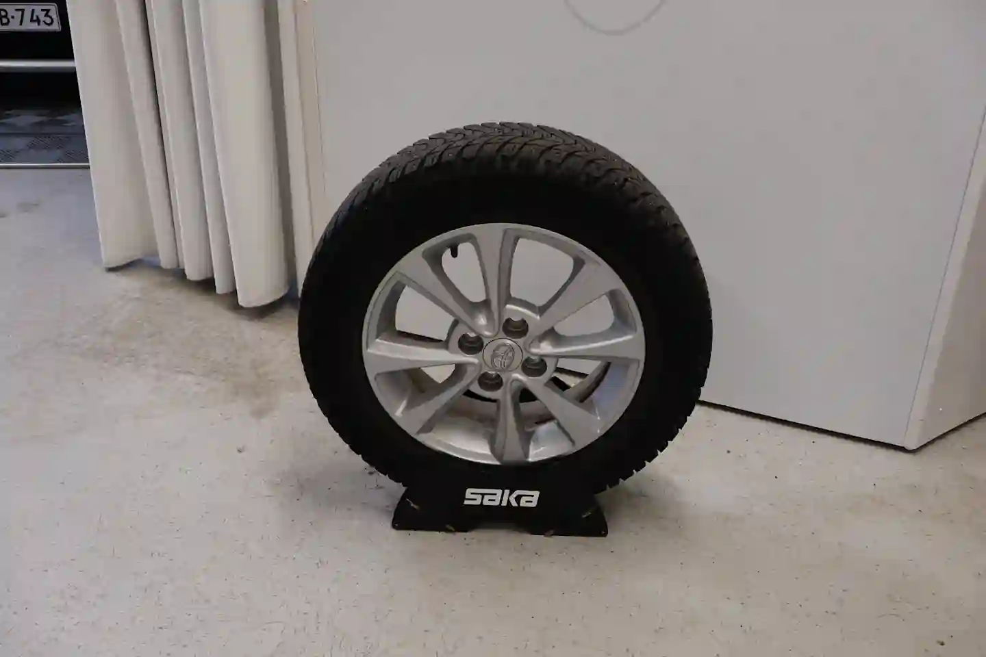 Car Image - kVxtlrVCa7sV8DR9rTwZ4