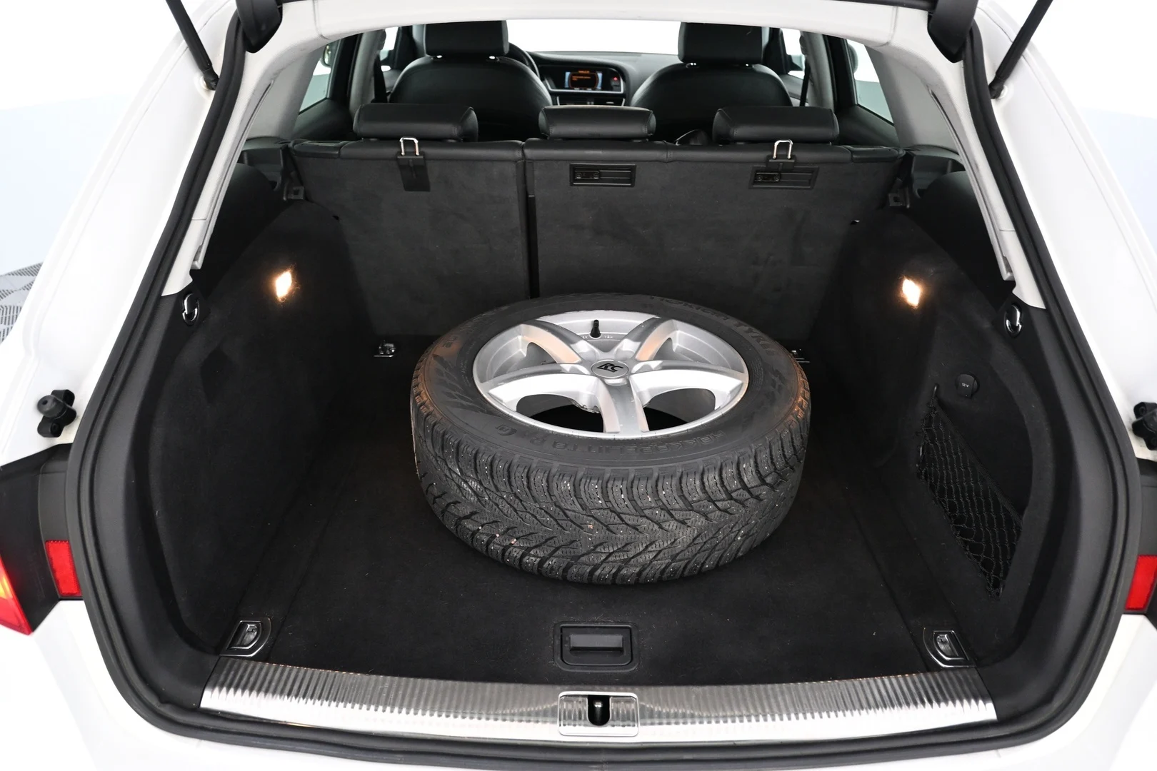Car Image - 1I4Q5ZaAi8uC6C27sGRU5C