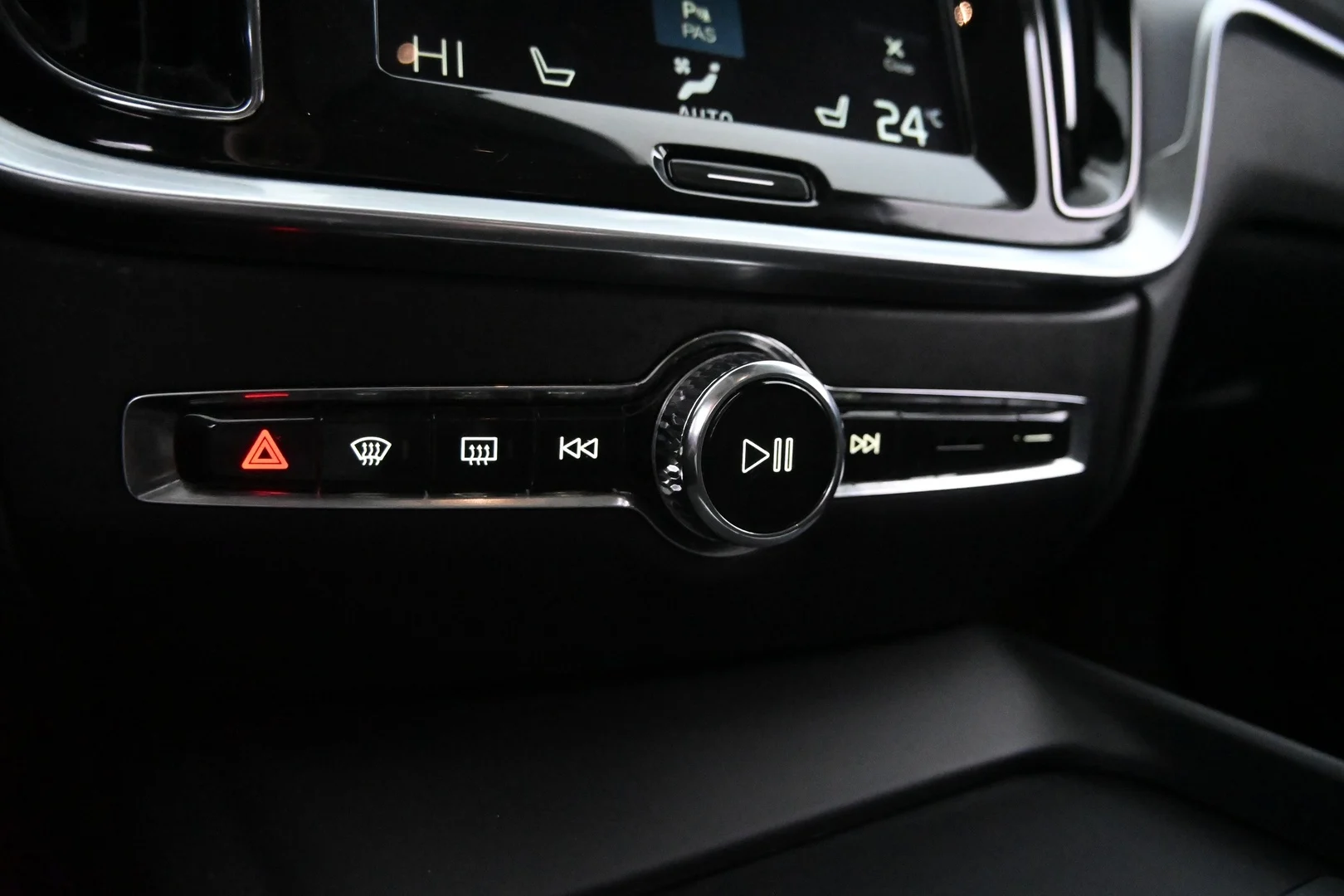 Car Image - 3yXJR8EDadPBEqongNHlpz