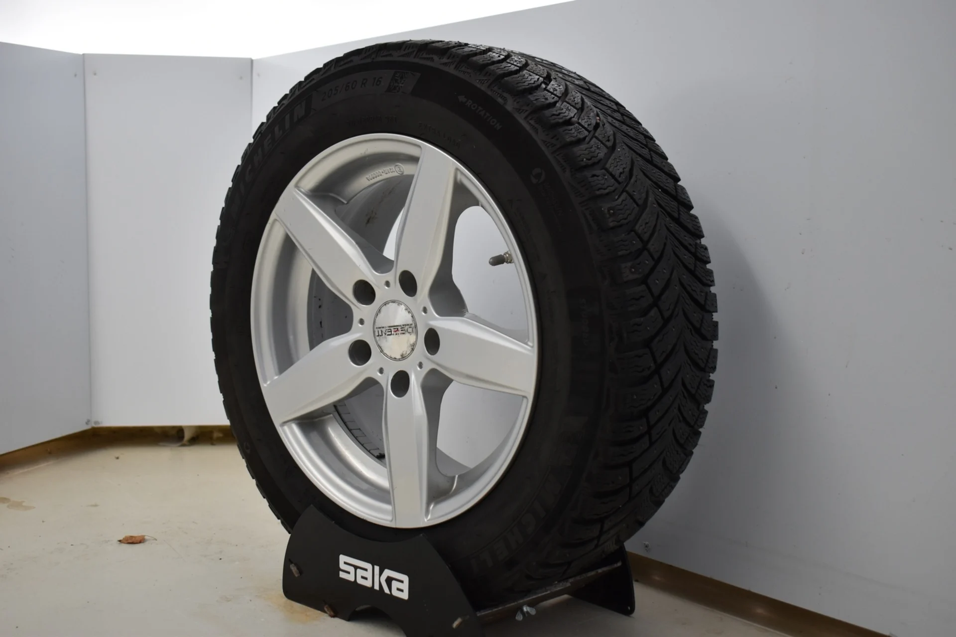 Car Image - 2lJA5xKjiqowcPIt8NggUK