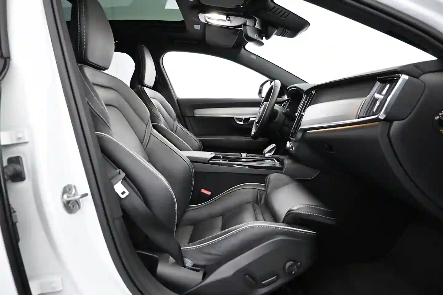 Car Image - 2x4YByNPSEeVz0huetR4uP