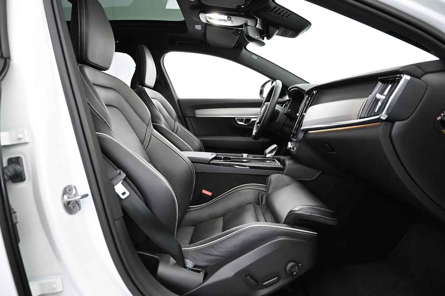 Car Image - 2x4YByNPSEeVz0huetR4uP