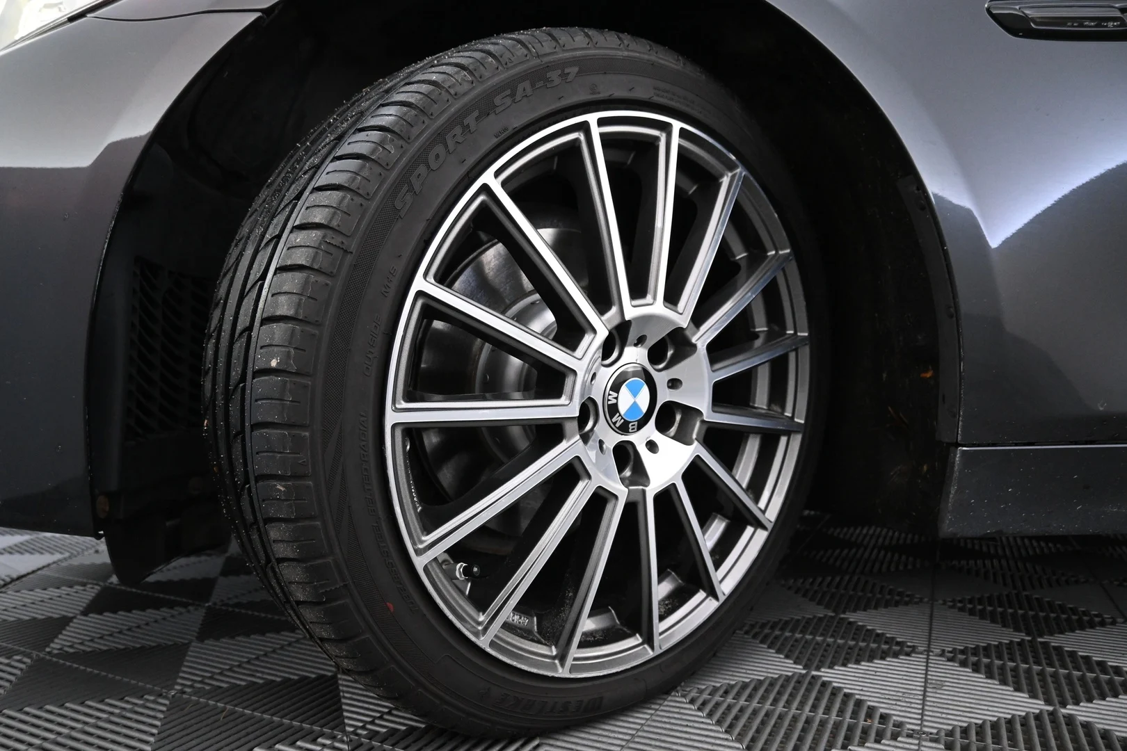Car Image - 3Yel3771AMqvYGomlSbYbY