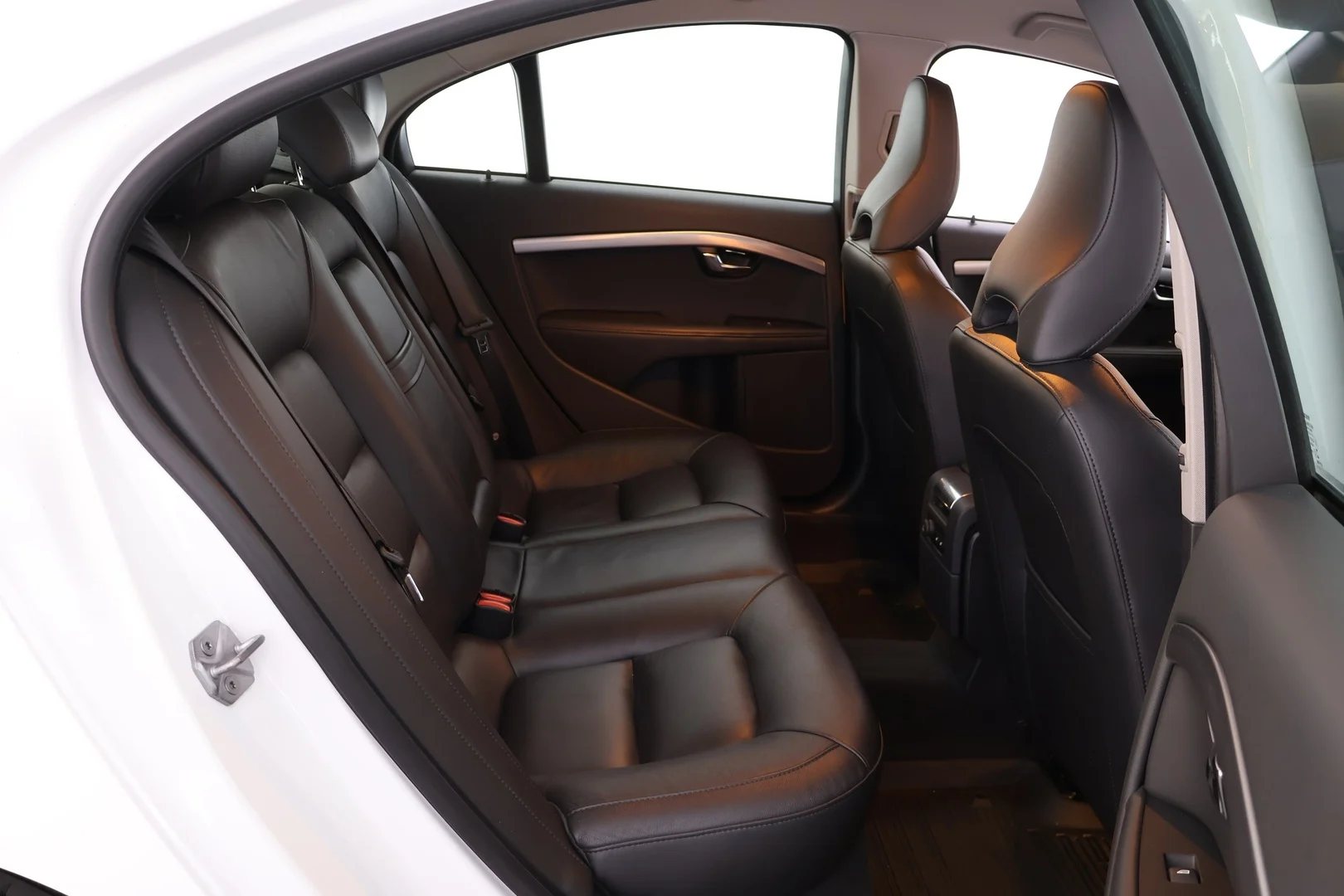 Car Image - 7yW5RNmZXe7bPM9hLv69xx