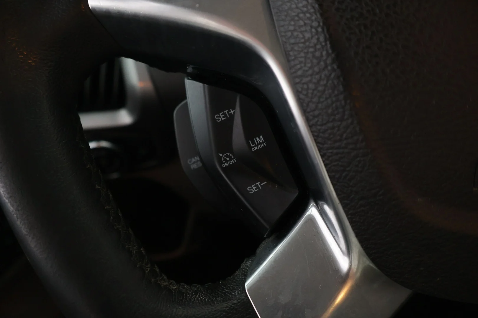 Car Image - 5thF3SCM0wjVEyBB4GY0zY