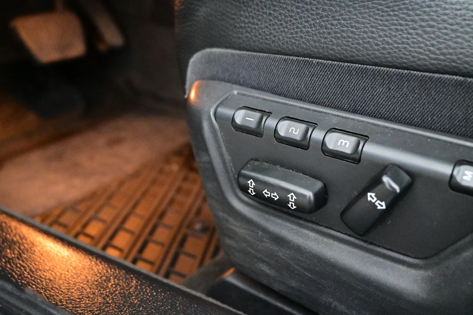 Car Image - L6YQ89PWbfmBuCQqbEgJw