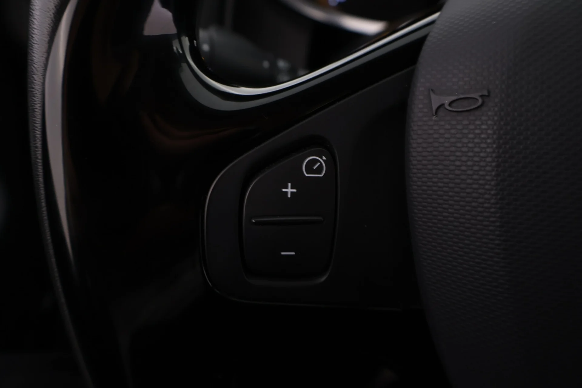 Car Image - 1KbG6rAYnoddXTHEFgBUAQ