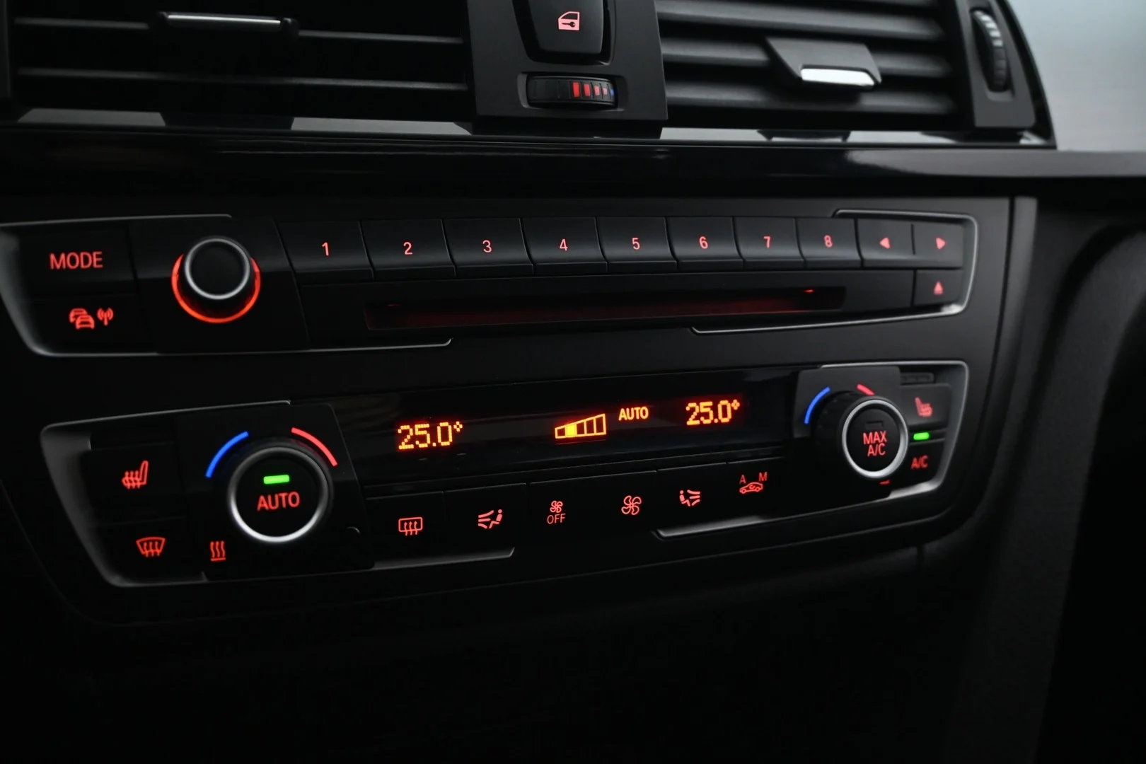 Car Image - 5bHkRXarqqA5UTEtT1ELV8