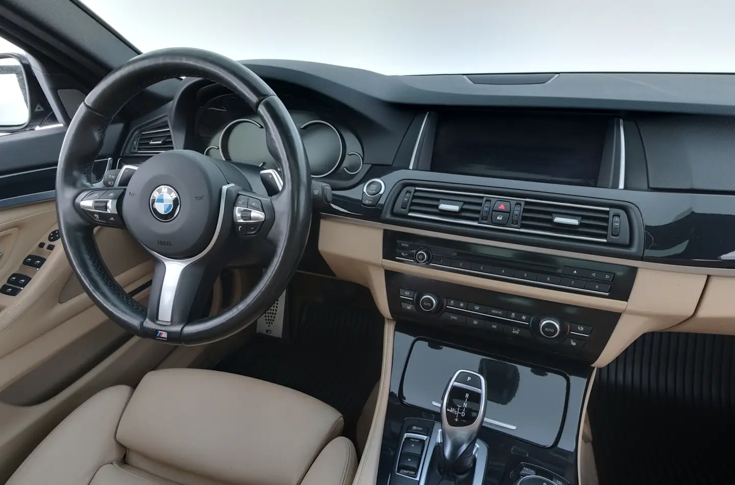 Car Image - 4ADxpjE6s96v1gNDWMPL08