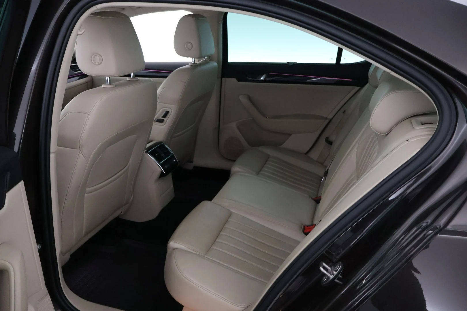Car Image - 1l75ypJ2sTDjNmW8OpiQ5J