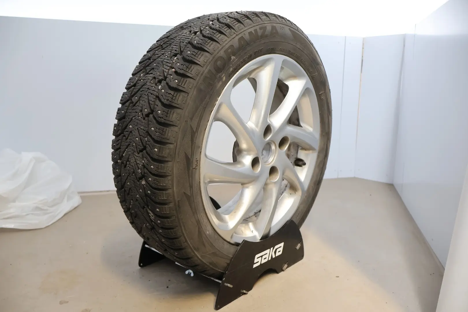 Car Image - VduUhebMctEXxyM7xrY2H