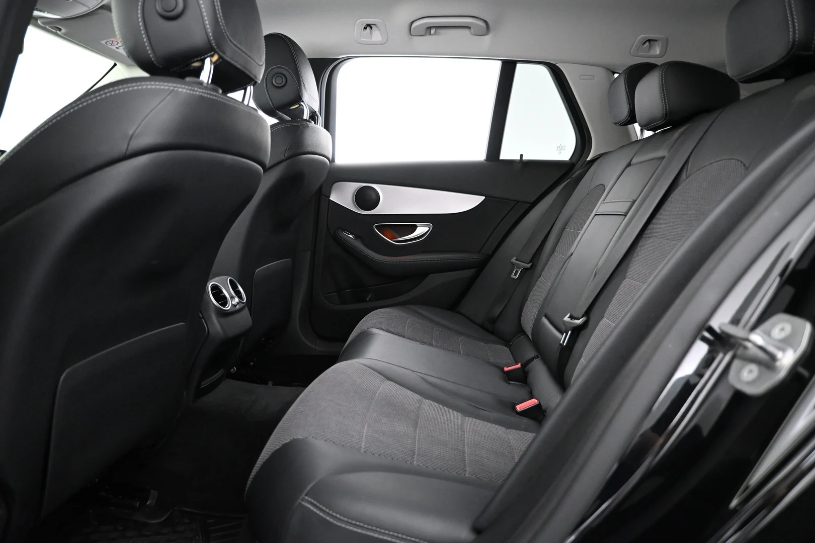 Car Image - 52RjWIoCMkhhw8OQV6A41y