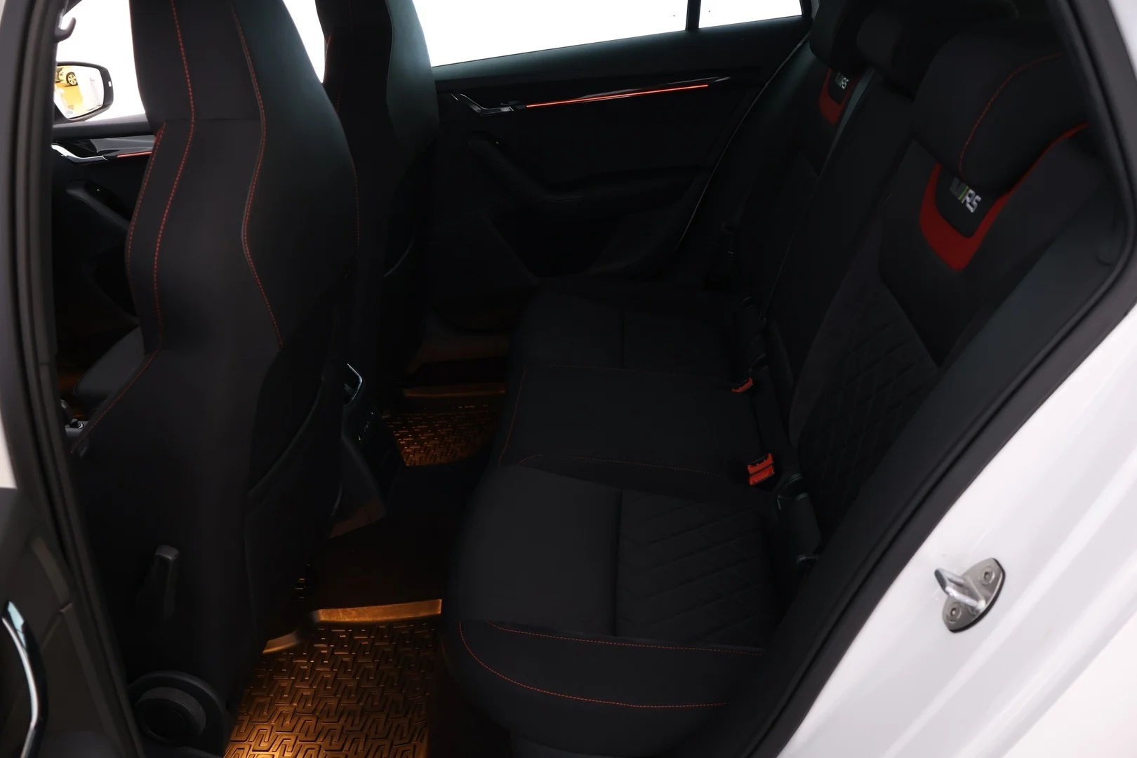 Car Image - 4sRUULHmLOjHc8s4tr56nn