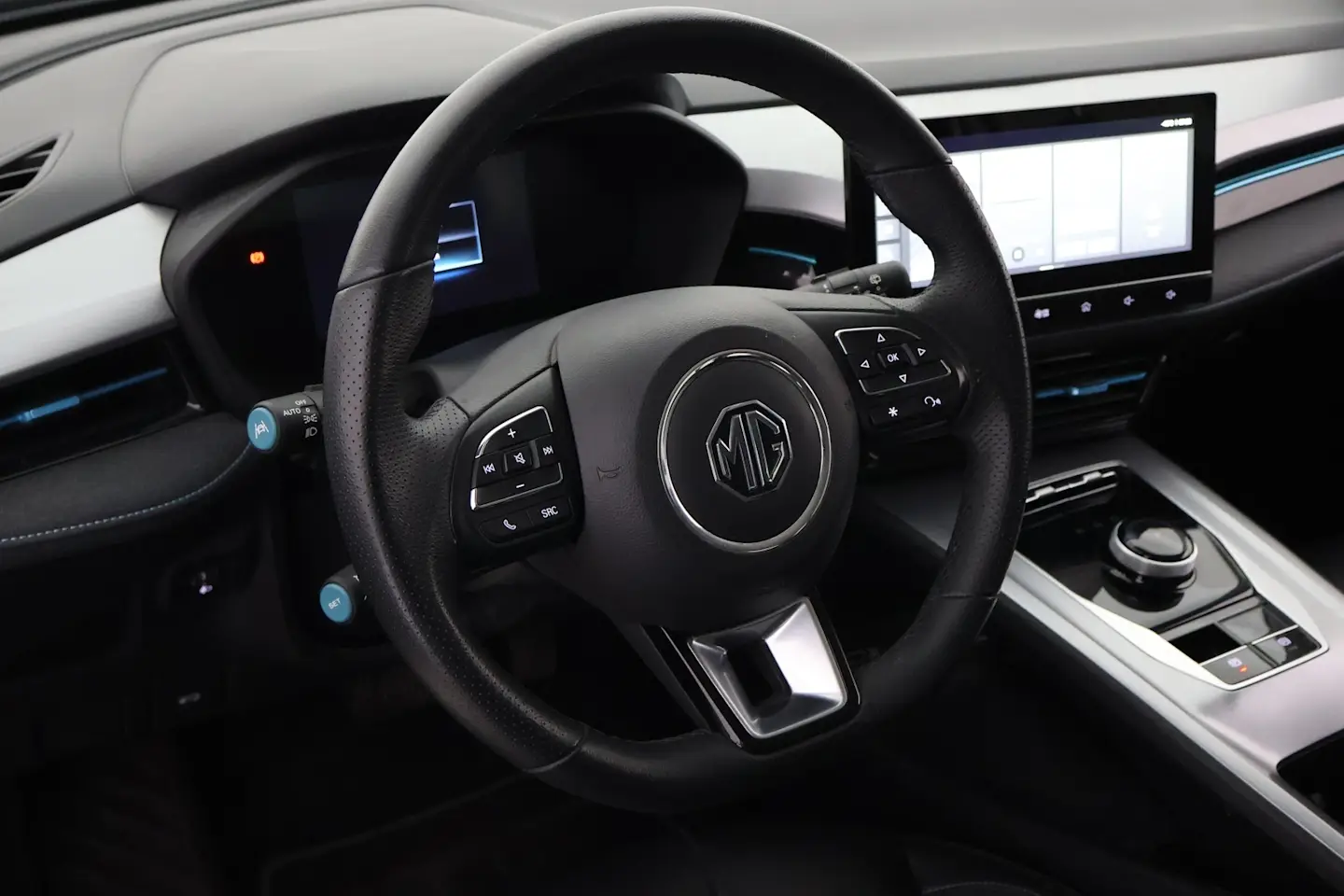 Car Image - 20c20iqXXOuIPNj3Hm6y1Q