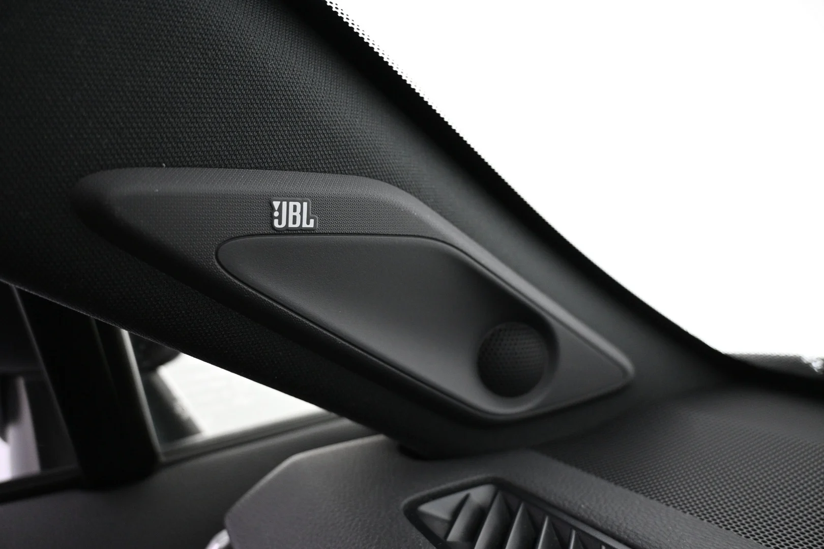 Car Image - 4trr6j5OrSiHgtxG63HeeW
