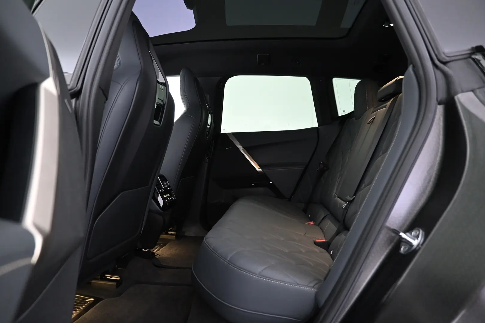 Car Image - 2TdevXpg7m1MVjigu7hBNi