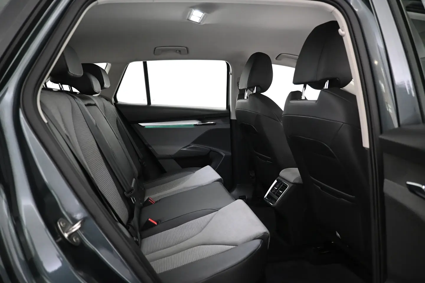 Car Image - 5xnCBnUjjXf2VUtVNMZV9M
