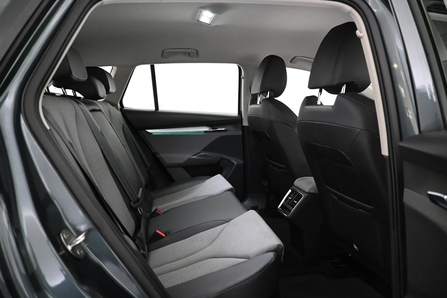 Car Image - 5xnCBnUjjXf2VUtVNMZV9M