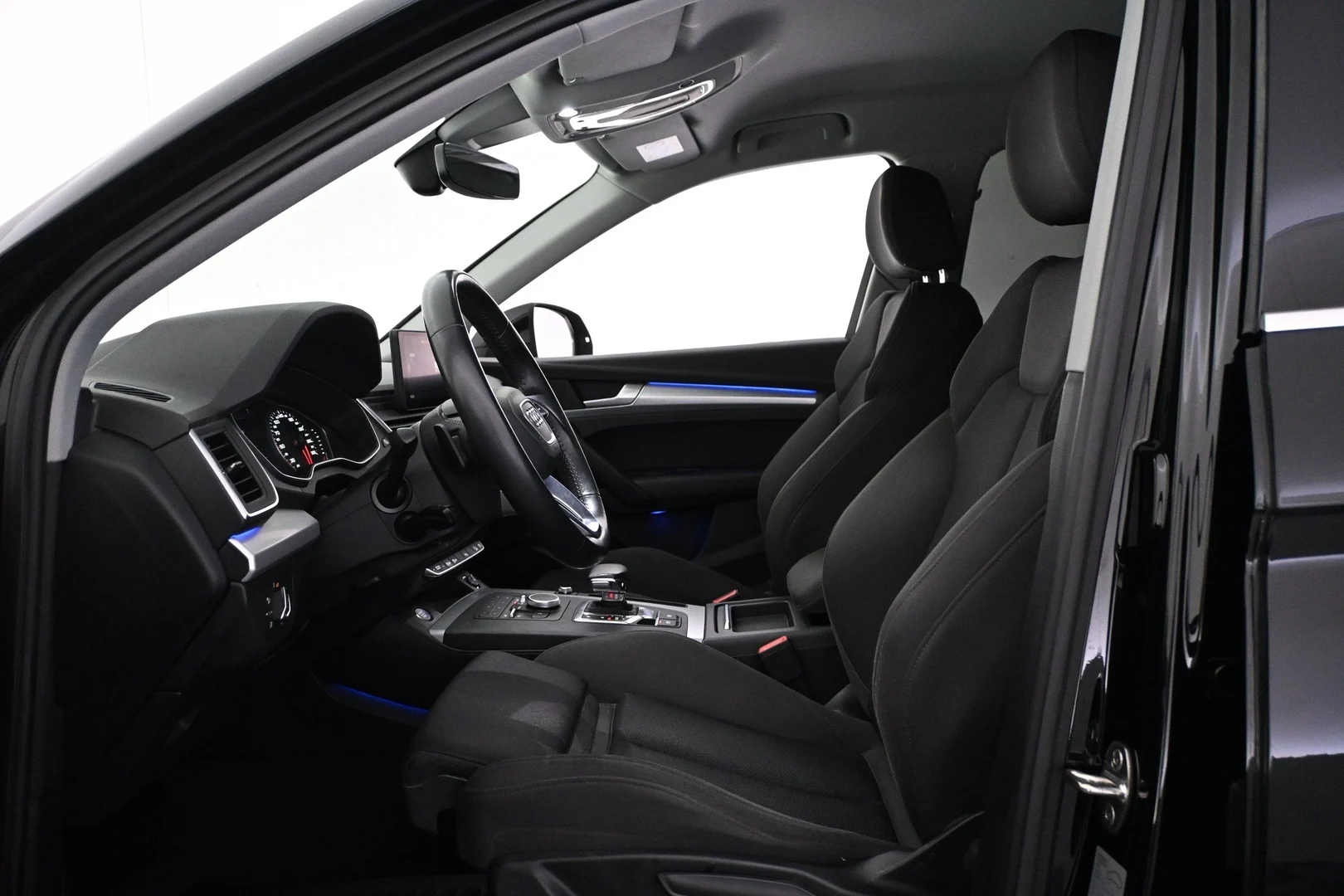 Car Image - 5XfgLplBDvUcwVub8q5bJD
