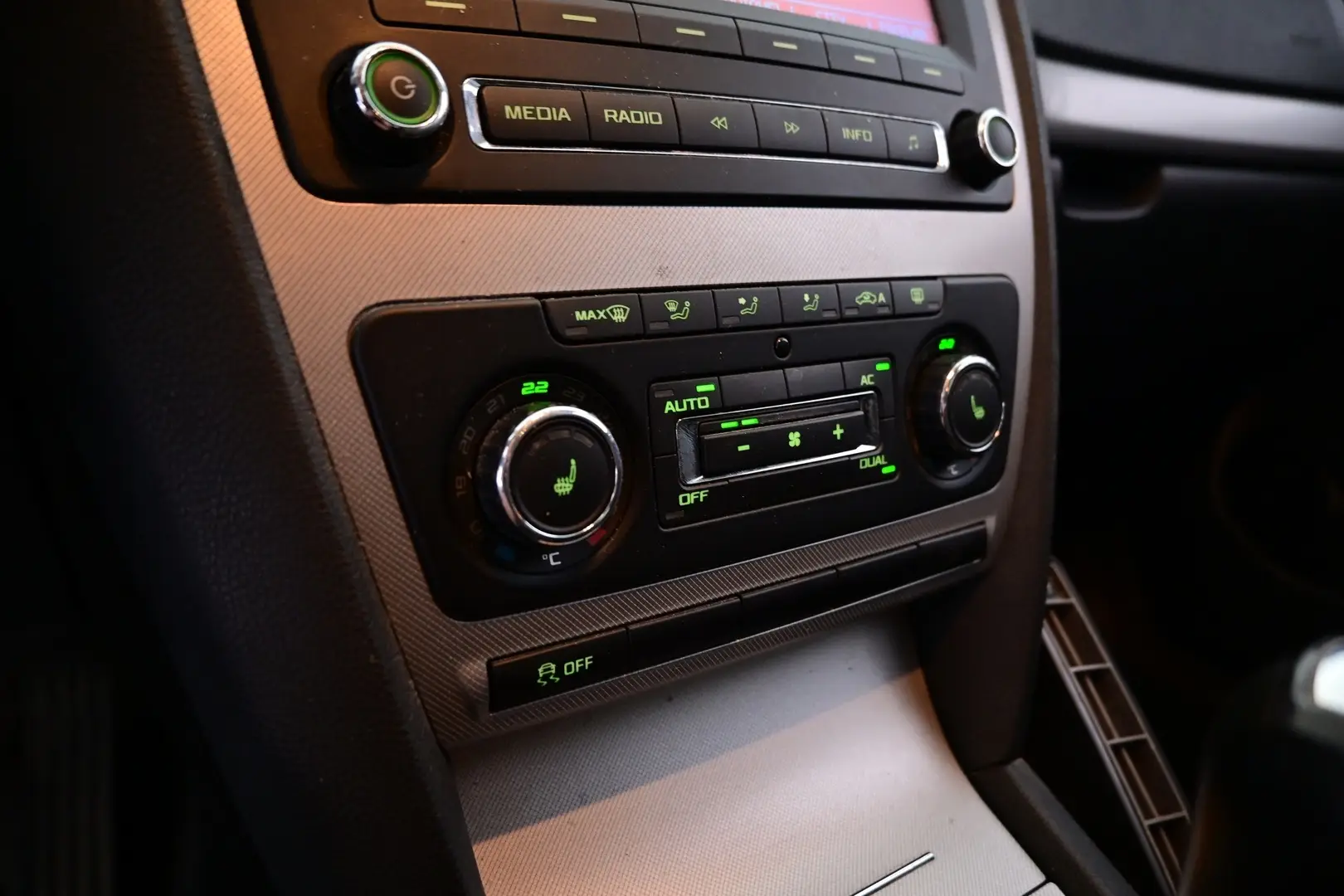 Car Image - mg2vJldTOdFbKZNs4RcwH