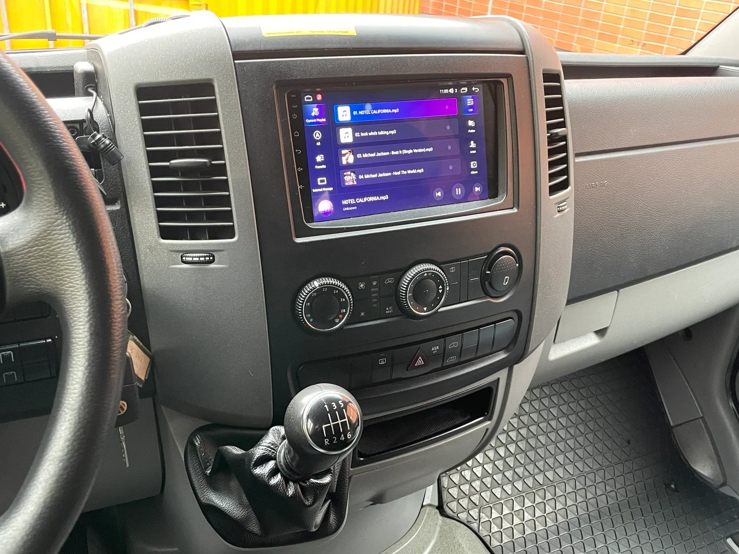 Car Image - 3QtaXtrRd1uXwTzH8Yd36F