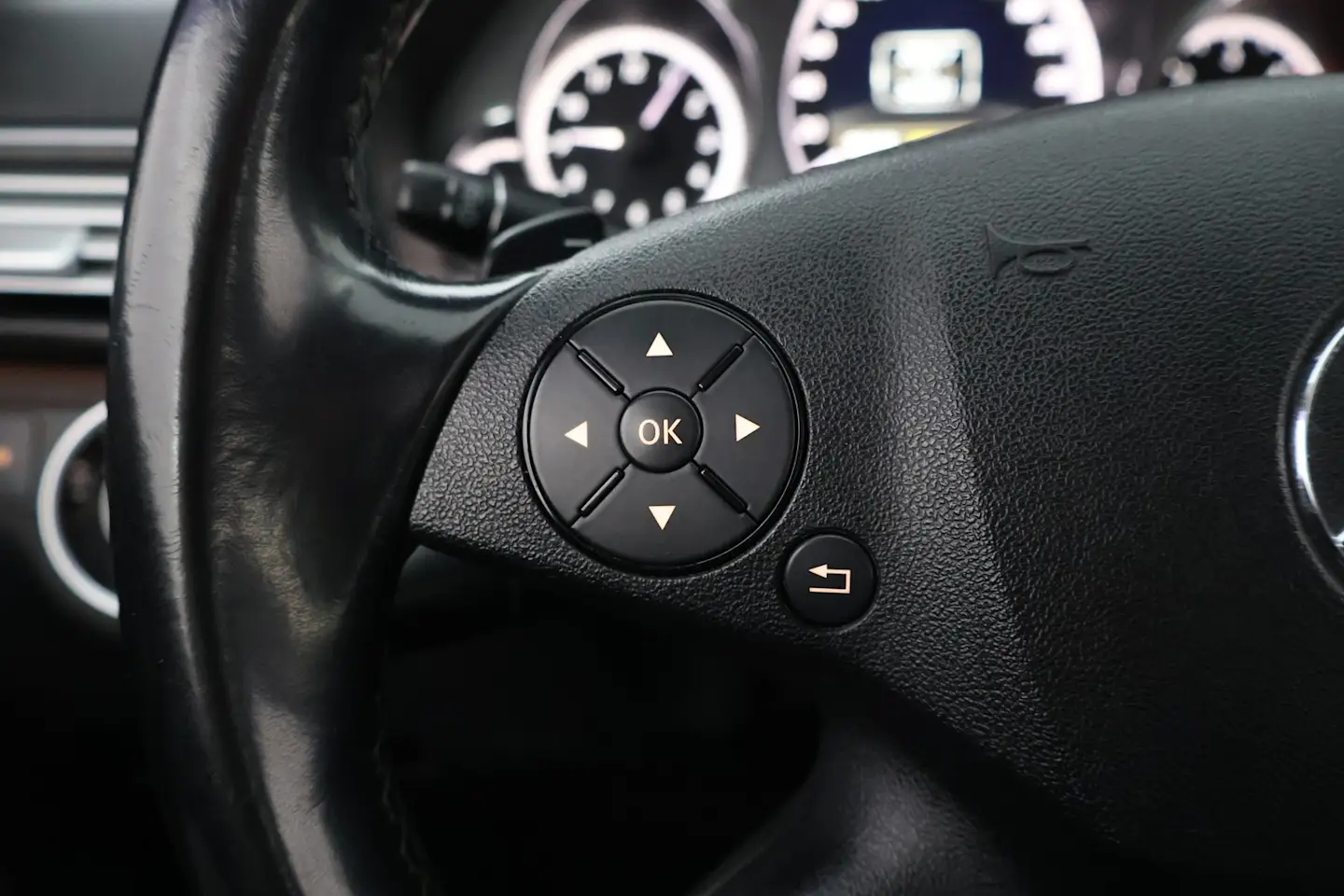 Car Image - 5M5KzdrU7aPhcvEv6EBpM8
