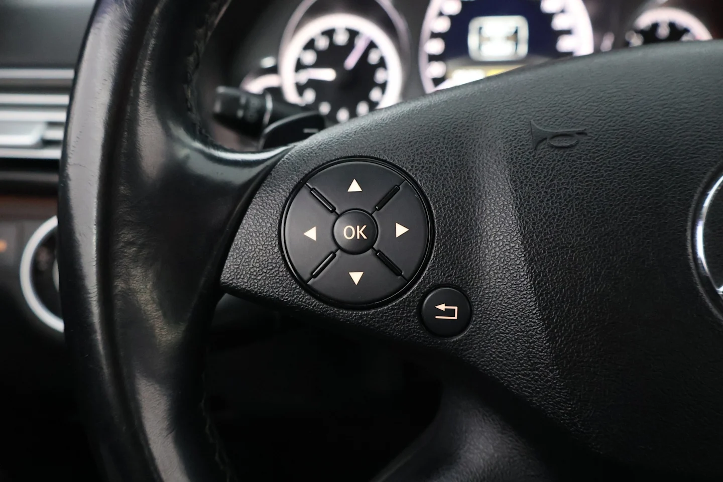 Car Image - 5M5KzdrU7aPhcvEv6EBpM8