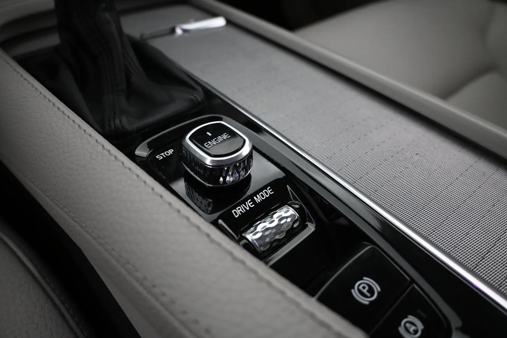 Car Image - 7awYP5hidnTLczeAepgRJM