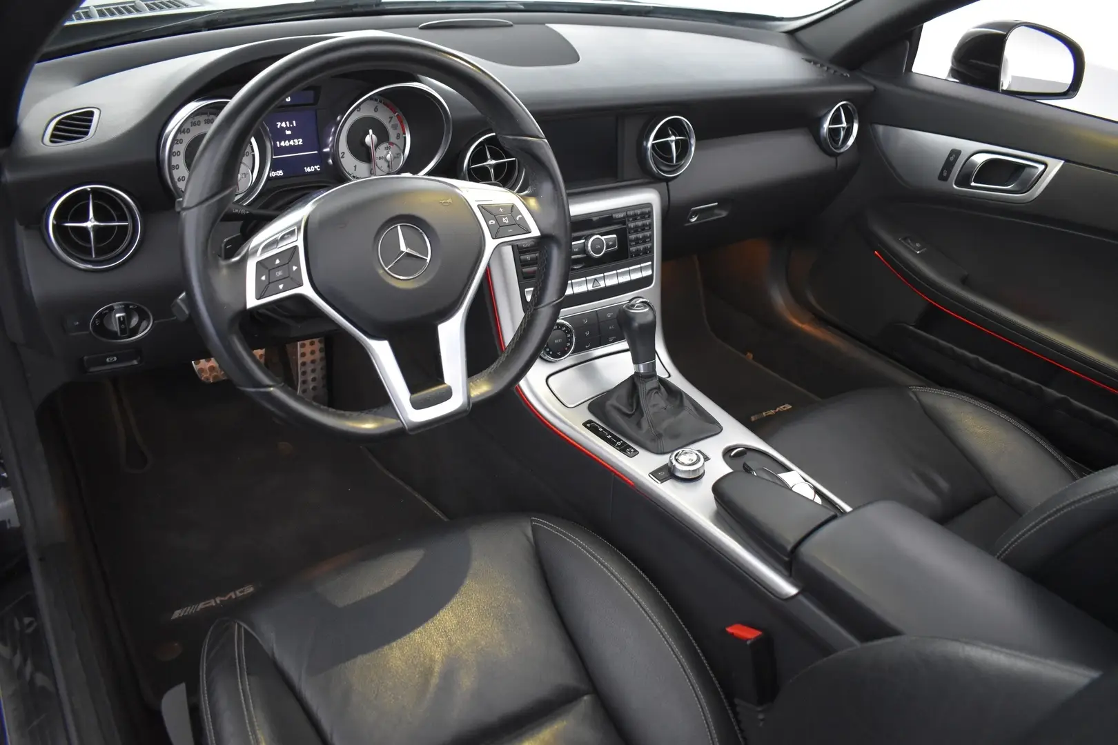 Car Image - Gi9DydiPqVJMocozvwBhu