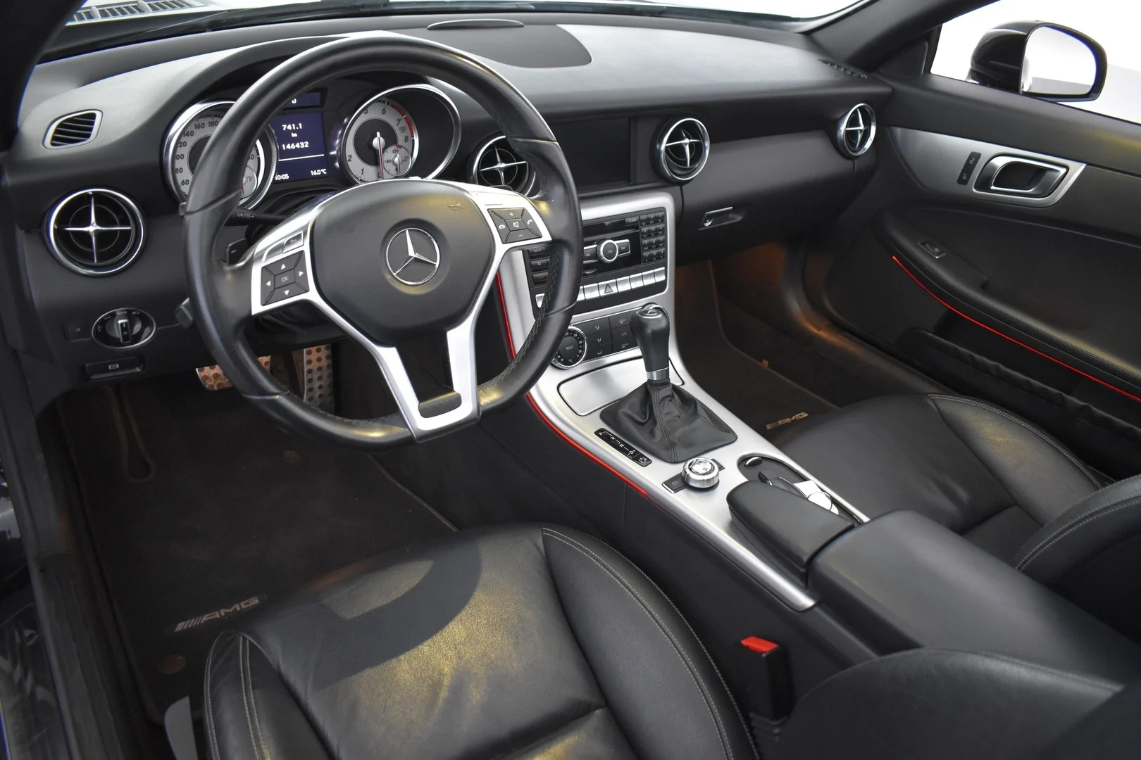 Car Image - Gi9DydiPqVJMocozvwBhu