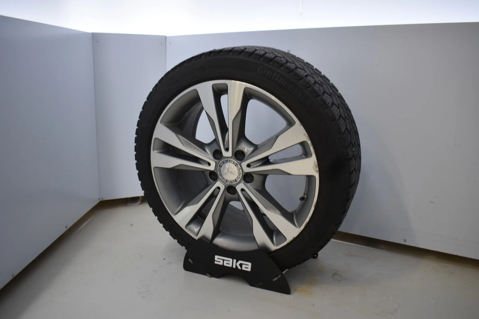 Car Image - 7B4nDk9cmQOnFkFOFq24vM
